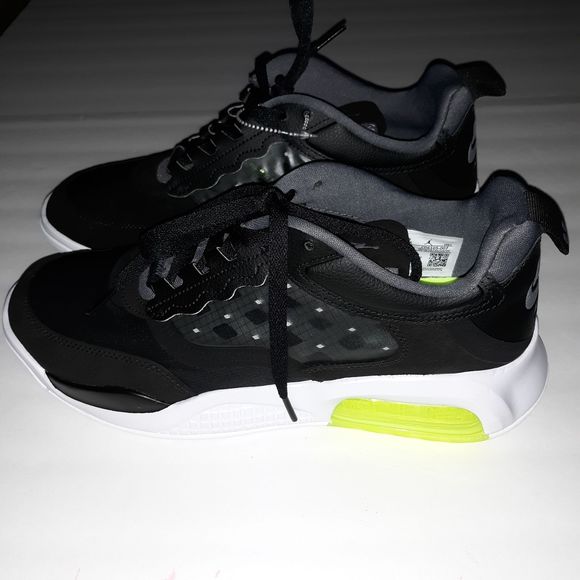 Nike Air Max 200 Basketball Shoes/Sneakers - Picture 3 of 12